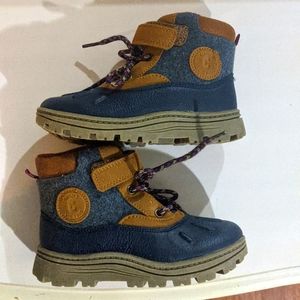 Carter's boy toddler boots size 11M